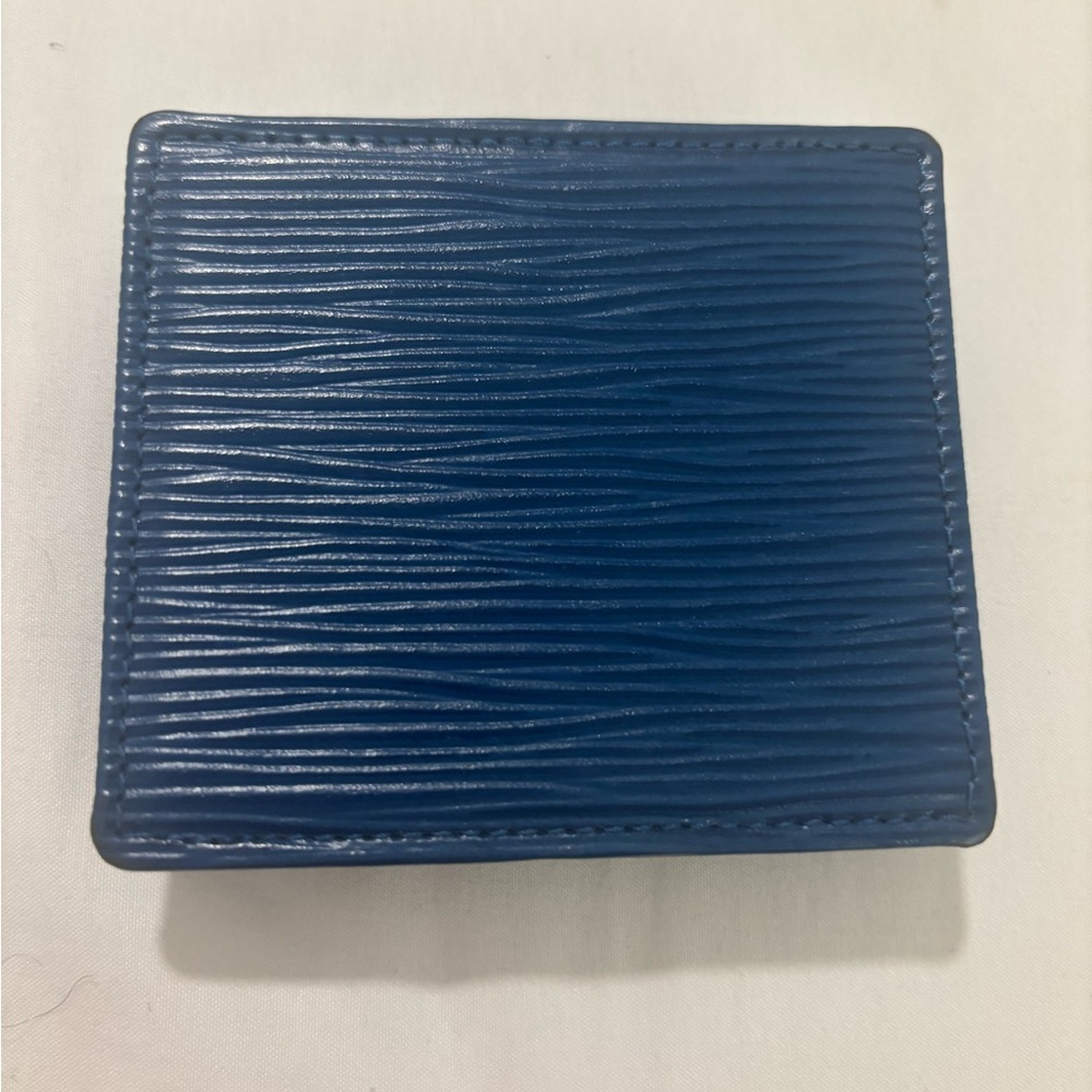 Louis Vuitton Epi Coin Pouch - Picture 5 of 6